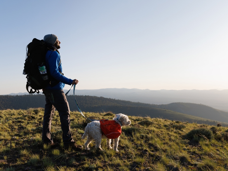 Wanderer mit Hund, Ruffwear