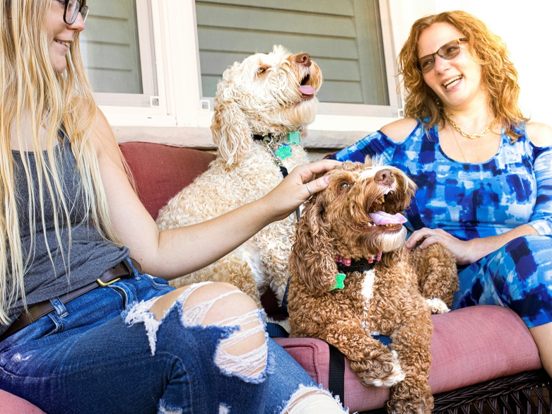 Familie mit 2 Hunden<br>