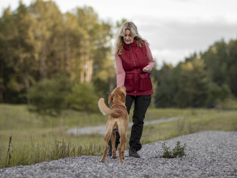 Frau mit Hund, Pinewood DogSports